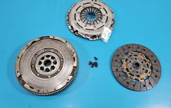 Skoda Octavia Mk4 Dual mass flywheel 05L105266F IMPRK1583218