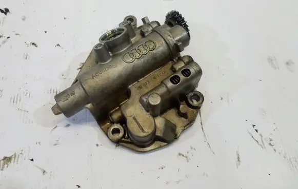 Audi A5 8T 8F Oil pump 