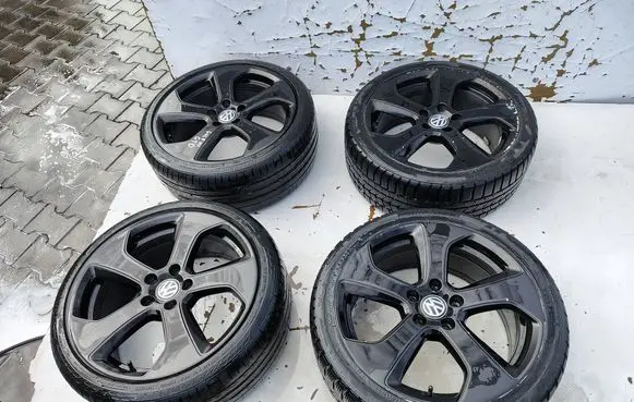 Volkswagen Golf VII Spare wheel section trim