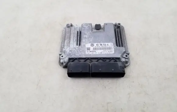 Volkswagen Golf VI Engine control unit/module 03C906016AJ