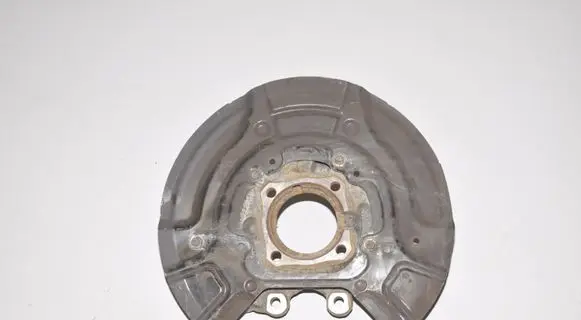 Rear wheel hub