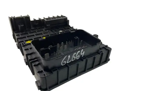 Volkswagen PASSAT B6 Fuse module 3C0937125