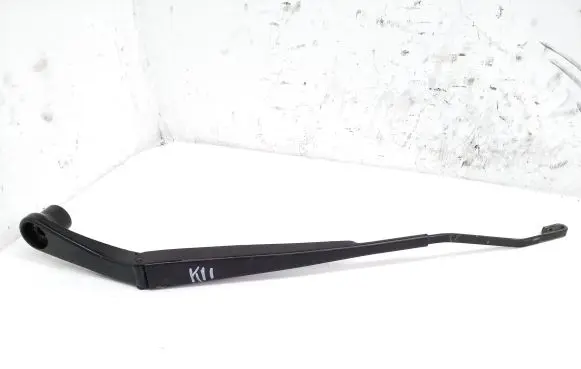 Chrysler 300 - 300C Front wiper blade arm