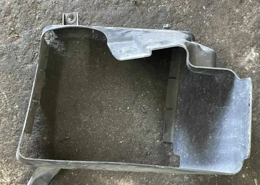 BMW 7 F01 F02 F03 F04 Intercooler air guide/duct channel 7898884 18779815