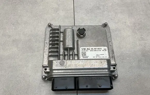 Skoda Octavia Mk3 (5E) Engine control unit/module 04L907445B