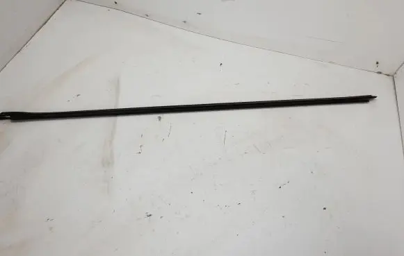 BMW 3 E36 Rubber seal front coupe door window 8A70A