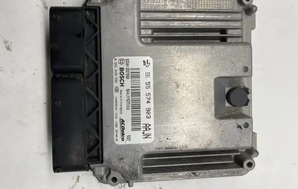 Opel Insignia A Engine control unit/module 13303849