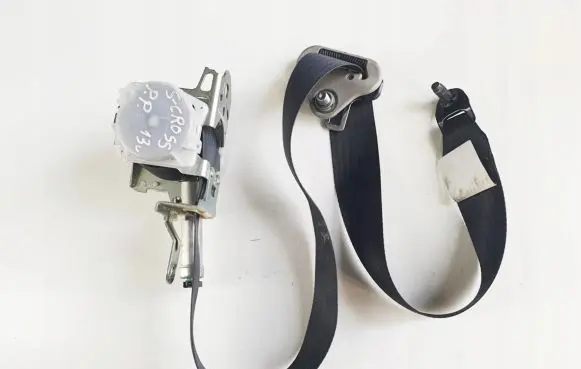 Suzuki SX4 S-Cross Front seatbelt