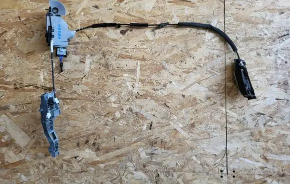 Citroen DS3 Front door lock PSA006255