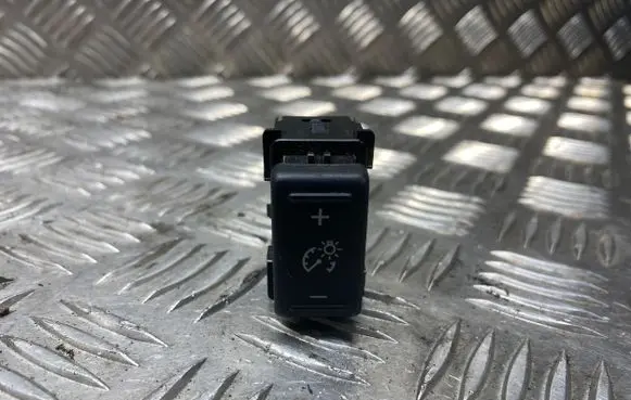 Nissan Navara D23 Other switches/knobs/shifts 15427MD