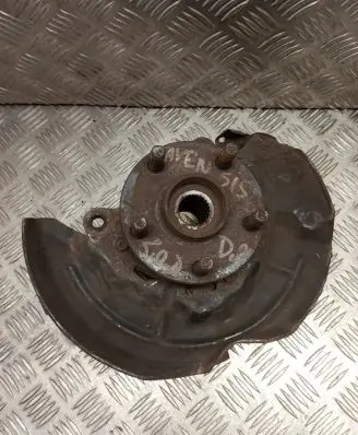 Toyota Avensis T220 Front wheel hub