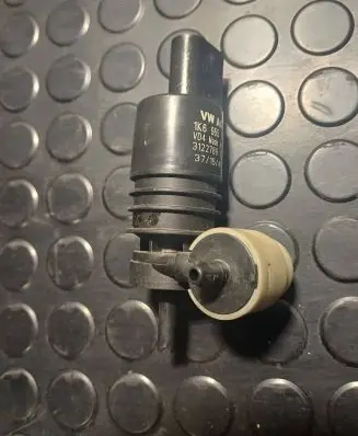 Porsche Cayenne (92A) Windscreen/windshield washer pump 1K6955651 3122789