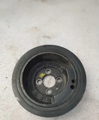 Volkswagen Polo Crankshaft pulley 045105243