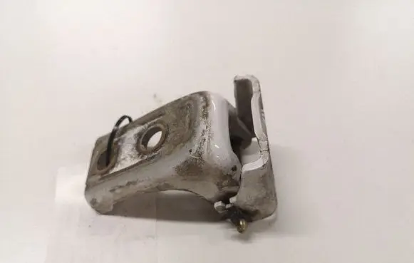 Peugeot 407 Front door upper hinge