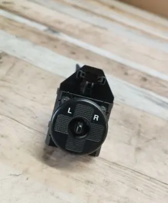 Hyundai Tucson JM Wing mirror switch