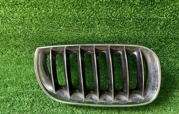 BMW X3 E83 Front grill