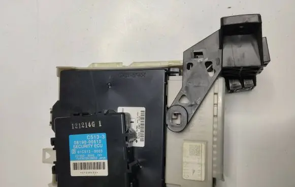 Toyota Prius (XW30) Central body control module 8273047520 61C5130003 0819000510