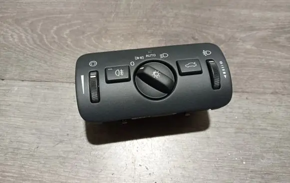 Volvo V40 Light switch 30739425