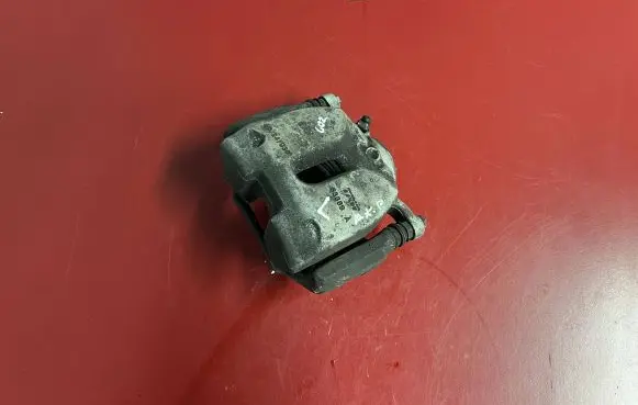 BMW X4 G02 Front brake caliper 6882253 34106882253