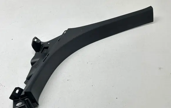 (D)pillar trim (top)