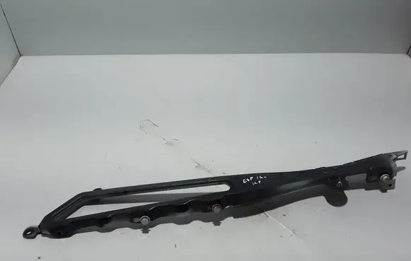 Fender mounting bracket