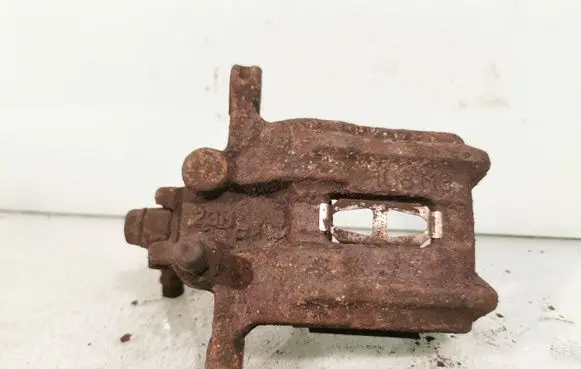 Honda CR-V Rear brake caliper