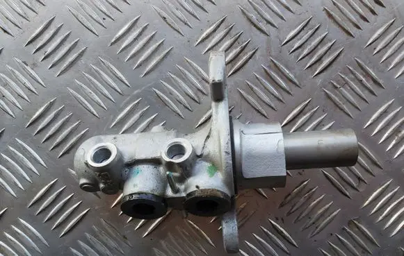 Mercedes-Benz CLA C117 X117 W117 Master brake cylinder