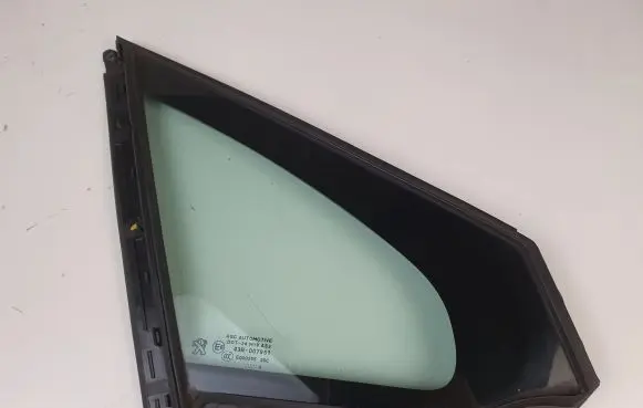 Peugeot 2008 I Front door vent window glass four-door 43R007951
