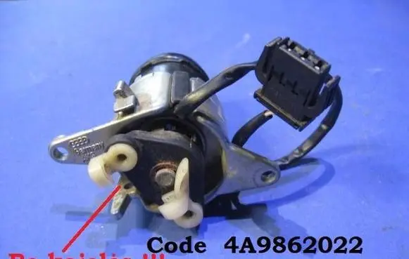 Audi A6 S6 C4 4A Tailgate exterior lock 4A9862022 A5862055