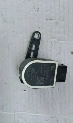 BMW M4 F82 F83 Headlight/headlamp level sensor 6870000