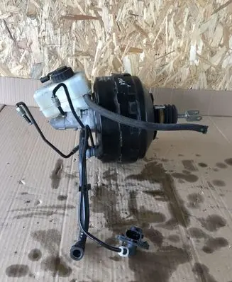BMW 1 E81 E87 Brake booster 296785644 25222278302252