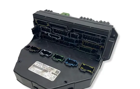 Mercedes-Benz E W212 Fuse module A2129006012 A2129025405 A2129015304