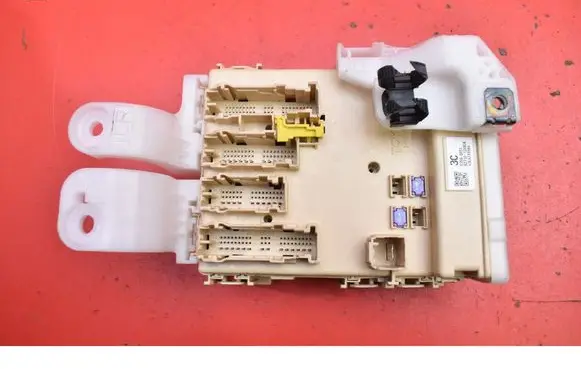 Toyota Auris 150 Fuse box set 8922102330