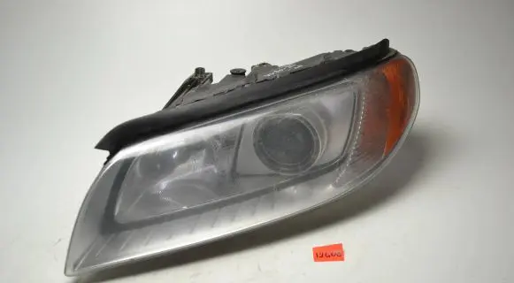 Volvo V70 Headlight/headlamp 31214347