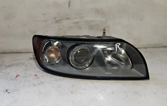 Volvo V50 Headlight/headlamp 30698886