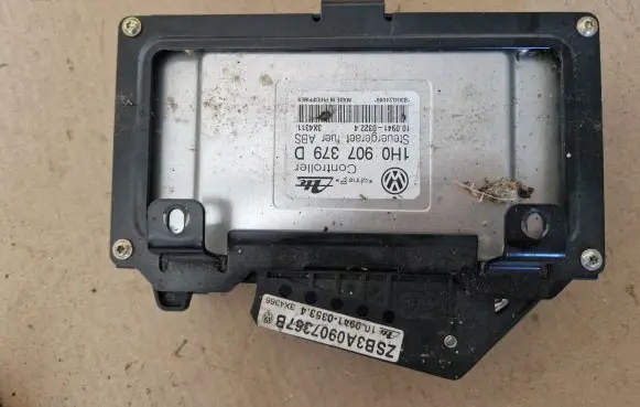 Volkswagen PASSAT B4 ABS Pump 1H0907379D 3A0907367B