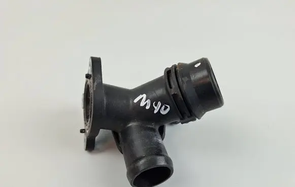 Mercedes-Benz C AMG W204 Engine coolant pipe/hose 152016803KT