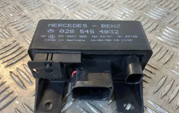 Mercedes-Benz ML W163 Glow plug pre-heat relay 0285454032 899081000