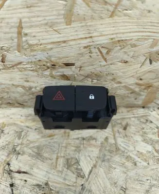 Opel Vivaro Hazard light switch E31601