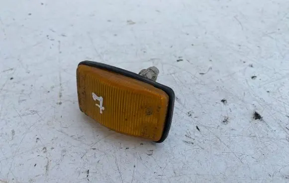 Toyota Corolla E90 Front fender indicator light 4446