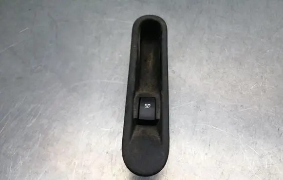 Renault Espace - Grand espace IV Electric window control switch 8200327947 31144M