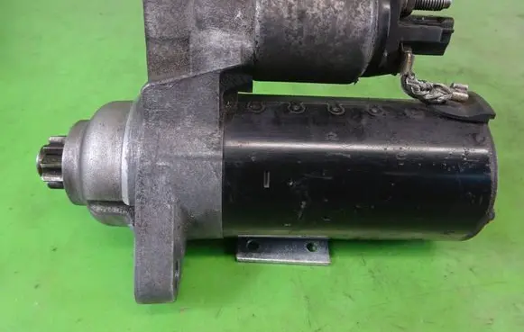 Skoda Fabia Mk1 (6Y) Starter motor 02T911024
