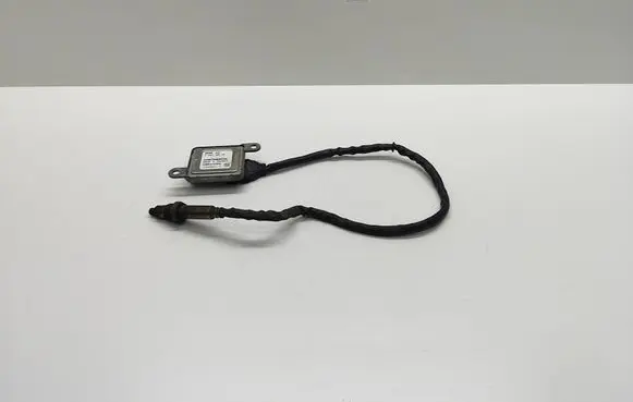 BMW 5 E60 E61 Lambda probe sensor 7587129 758712905 5WK96610L