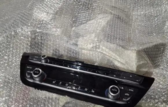 BMW 5 G30 G31 Climate control unit 6826844