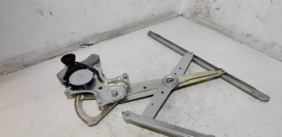 Lexus CT 200H Front door window regulator with motor 8571075060