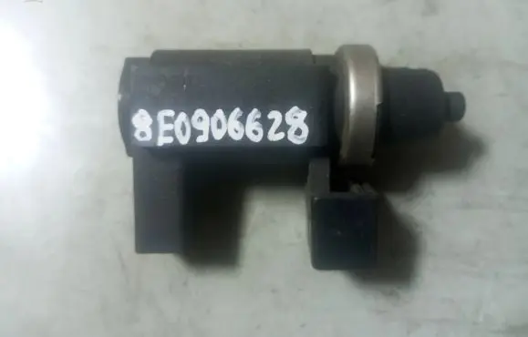 Audi A4 S4 B7 8E 8H Turbo solenoid valve 8E0906628