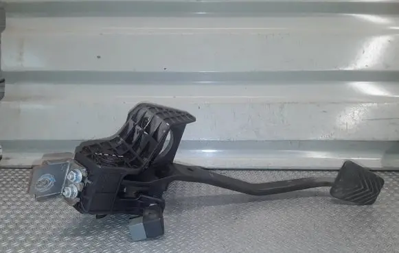 KIA Ceed Brake pedal 328001H100