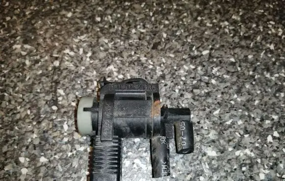 Volkswagen Multivan T5 Turbo solenoid valve 1J0906283C