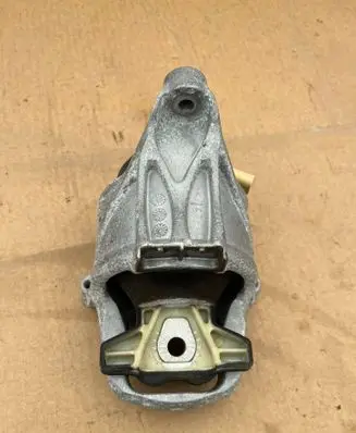 Audi A4 S4 B9 Engine mount bracket 8W0199372AB 4518202