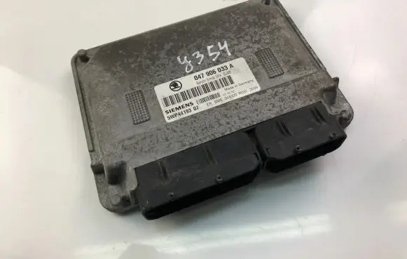 Skoda Fabia Mk1 (6Y) Engine control unit/module ECU 047906033A